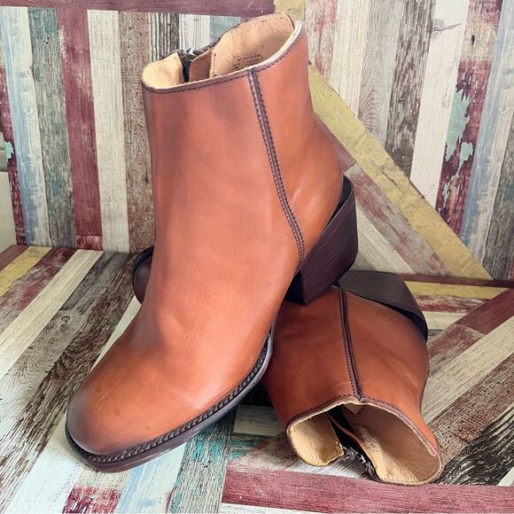 Sutro Polk Leather Booties Boots Chunky Heel Inside Zip Burnish Brown EUC 8 - Picture 2 of 11